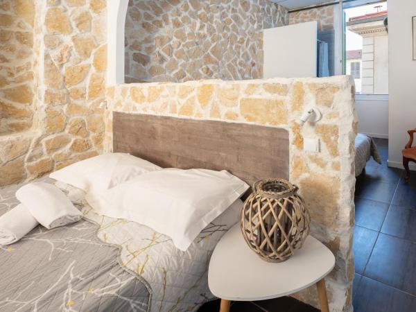 Hotel De Belgique à Menton : photo 5 de la chambre chambre triple