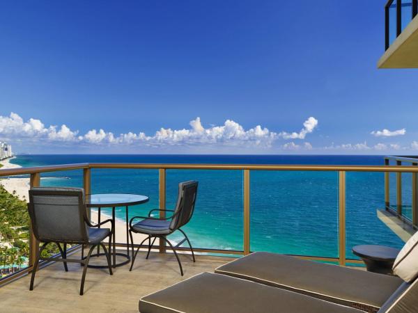 The St. Regis Bal Harbour Resort : photo 3 de la chambre chambre deluxe avec 2 lits queen-size - vue sur océan