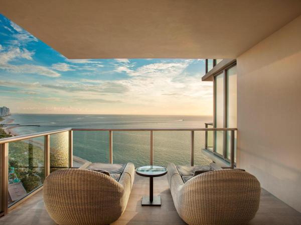 The St. Regis Bal Harbour Resort : photo 3 de la chambre grande chambre lit king-size de luxe - côté océan