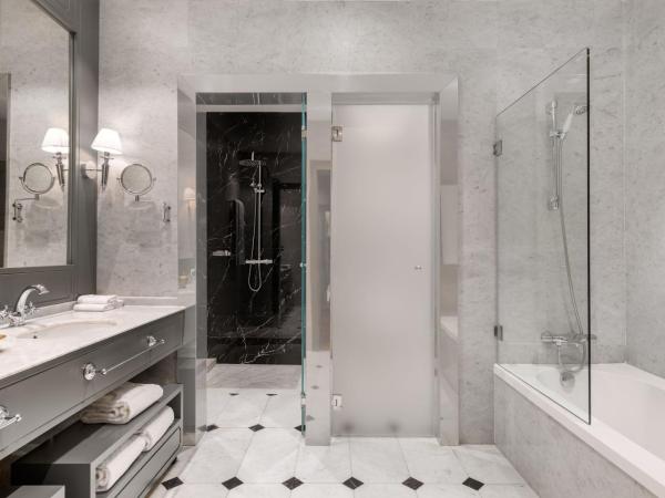 Santo Mauro, a Luxury Collection Hotel, Madrid : photo 6 de la chambre chambre premium de luxe lit king-size ou lits jumeaux