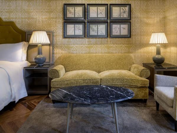 Santo Mauro, a Luxury Collection Hotel, Madrid : photo 5 de la chambre chambre premium de luxe lit king-size ou lits jumeaux