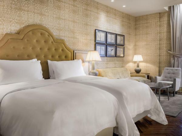 Santo Mauro, a Luxury Collection Hotel, Madrid : photo 2 de la chambre chambre premium de luxe lit king-size ou lits jumeaux
