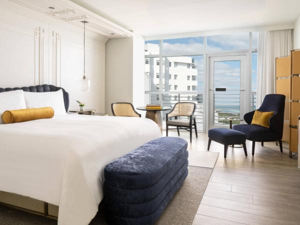 The Ritz-Carlton, South Beach : photo 1 de la chambre chambre club avec 1 lit king-size - vue partielle sur océan