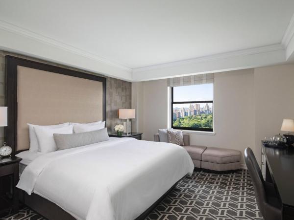 JW Marriott Essex House New York : photo 2 de la chambre chambre lit king-size - vue sur central park