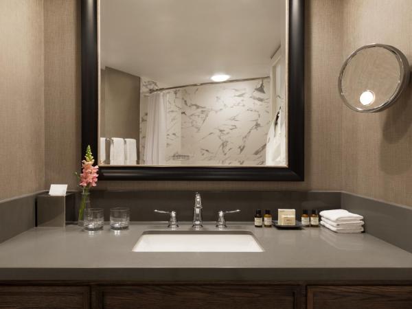 Fairmont Banff Springs : photo 3 de la chambre chambre lit king-size gatehouse