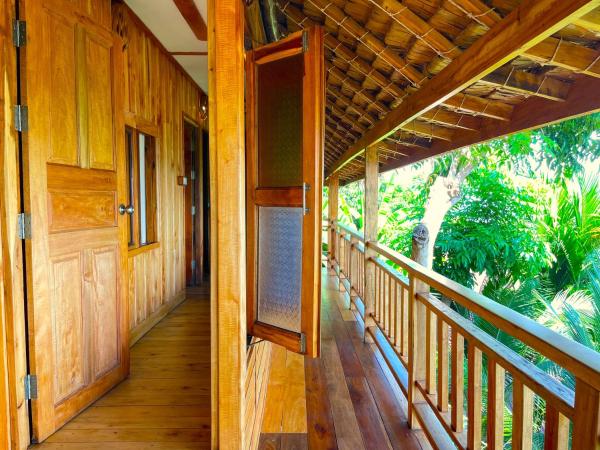 Phi Phi Phu Chalet Resort : photo 5 de la chambre bungalow 2 chambres avec vue sur le jardin