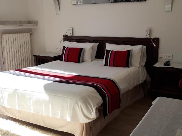 Hotel Uhainak : photo 1 de la chambre chambre double supérieure avec terrasse