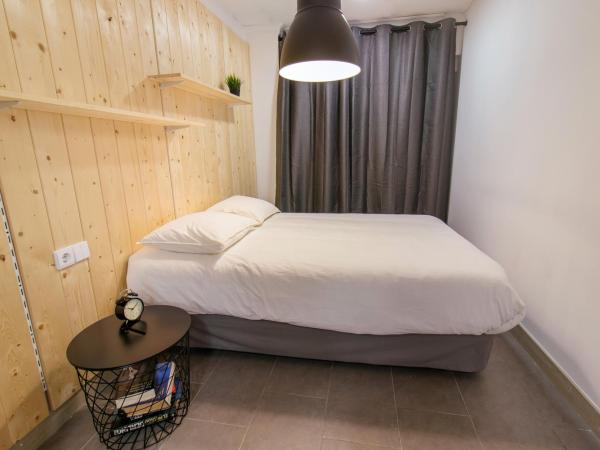 Koala Hostel : photo 2 de la chambre chambre double standard avec salle de bains commune