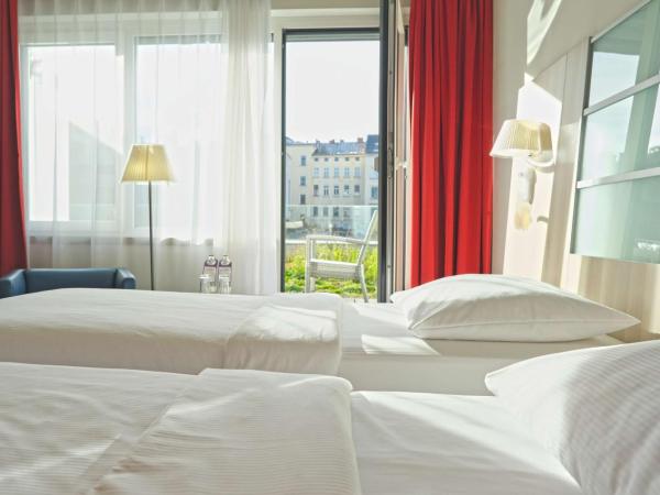 Park Inn by Radisson Linz : photo 3 de la chambre chambre standard avec terrasse