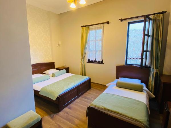 Kaleici Hotel : photo 5 de la chambre chambre familiale - vue sur jardin