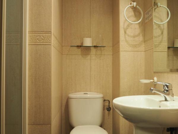 Hostal Acella : photo 3 de la chambre chambre triple