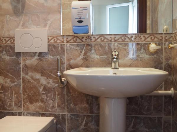 Hostal Acella : photo 3 de la chambre petite chambre double