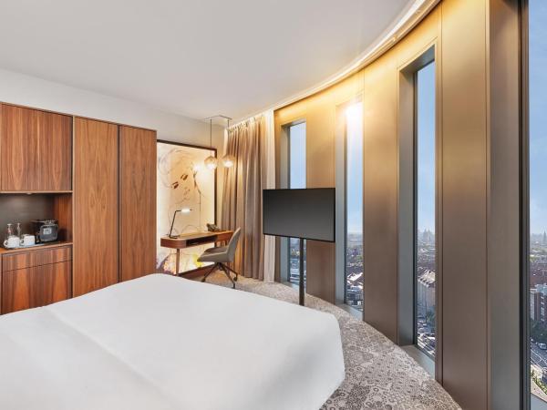 HYPERION Hotel München : photo 2 de la chambre chambre lit king-size affaires