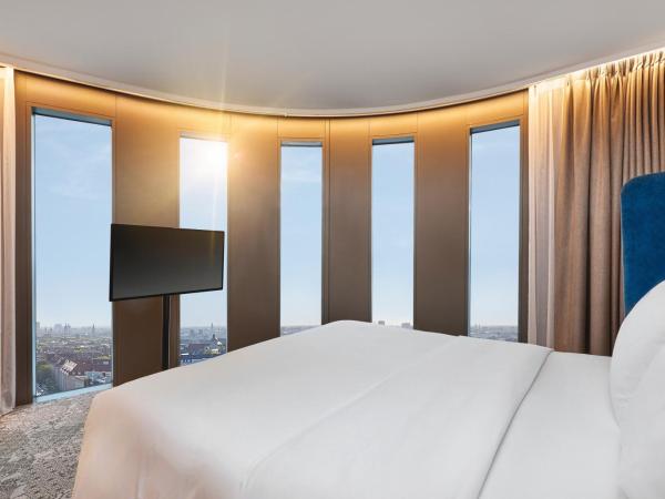 HYPERION Hotel München : photo 5 de la chambre chambre lit king-size panorama