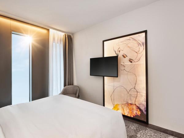 HYPERION Hotel München : photo 3 de la chambre chambre lit king-size supérieure