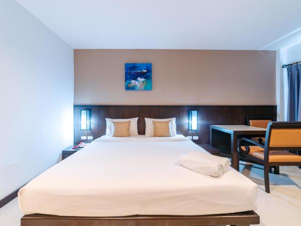 Ratana Hotel Sakdidet : photo 2 de la chambre chambre deluxe double ou lits jumeaux