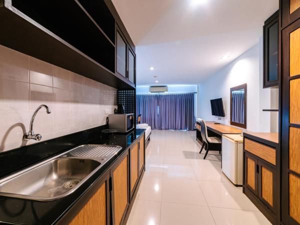 Ratana Hotel Sakdidet : photo 7 de la chambre chambre deluxe double ou lits jumeaux