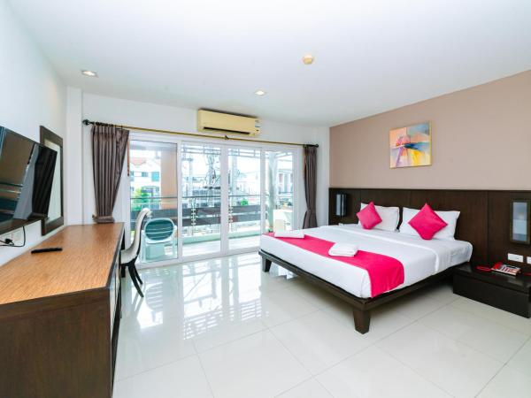 Ratana Hotel Sakdidet : photo 2 de la chambre suite junior