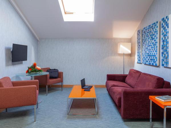 Hotel Macià Alfaros : photo 5 de la chambre suite deluxe avec baignoire spa