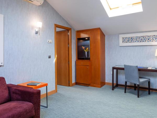 Hotel Macià Alfaros : photo 10 de la chambre suite deluxe avec baignoire spa