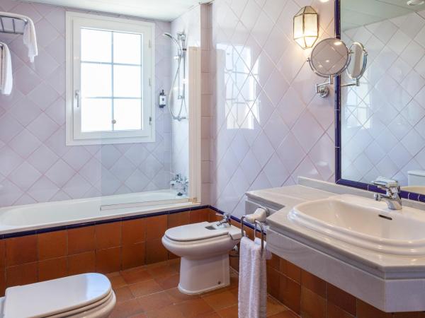 Hotel Macià Alfaros : photo 8 de la chambre chambre double ou lits jumeaux