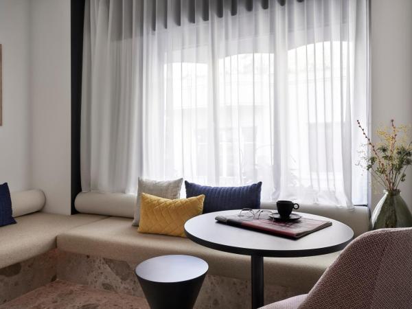 The Social Athens Hotel, a member of Radisson Individuals : photo 2 de la chambre suite sociale