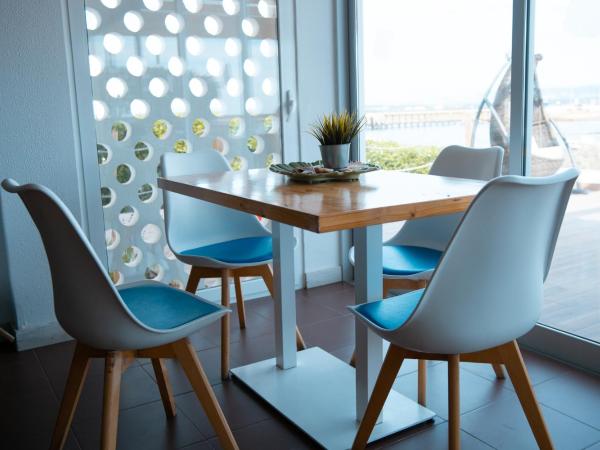 Wax Hostel : photo 6 de la chambre chambre double avec salle de bains commune