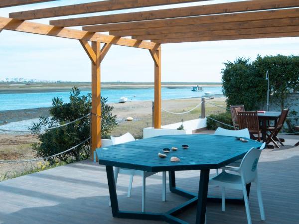 Wax Hostel : photo 8 de la chambre chambre double avec salle de bains commune