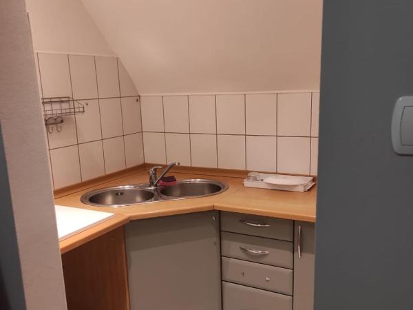 Rynek 11 : photo 3 de la chambre chambre double avec salle de bains commune