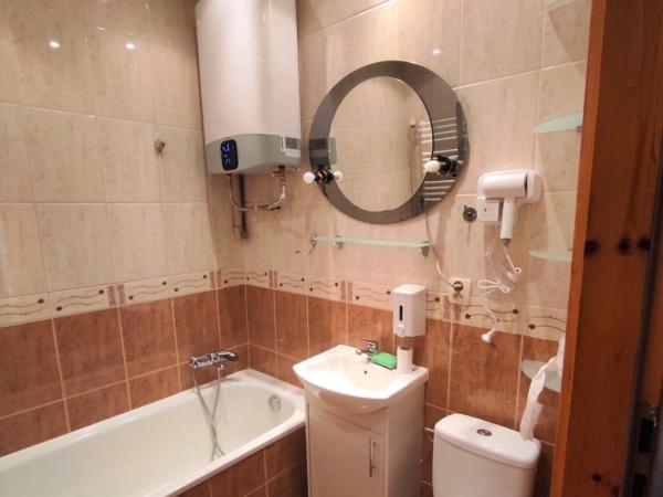 Rynek 11 : photo 7 de la chambre chambre double avec salle de bains commune