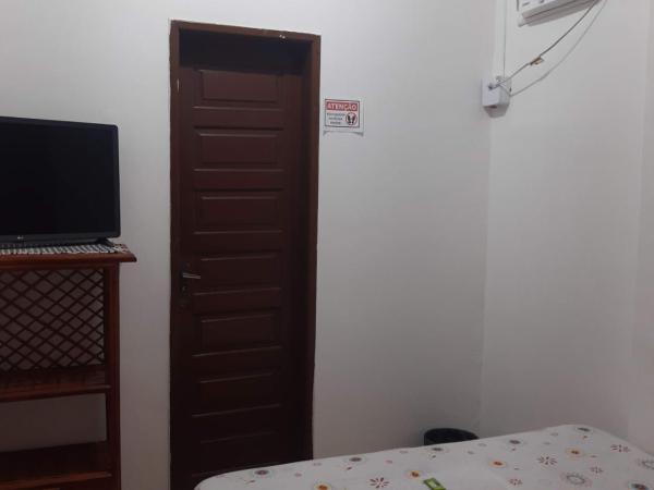 Hostel My Place Hospedaria : photo 2 de la chambre chambre double avec salle de bains privative