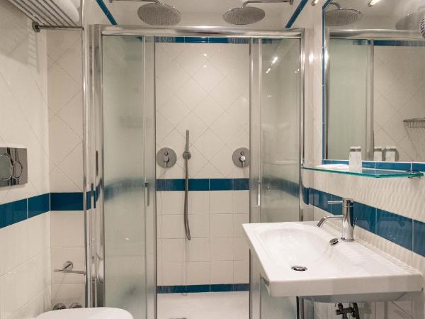 Hotel Greif : photo 10 de la chambre chambre double ou lits jumeaux deluxe avec terrasse et jacuzzi extérieur