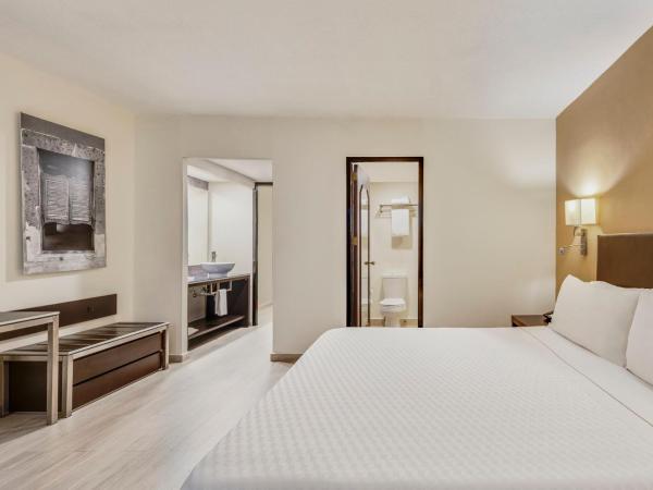 Fiesta Inn Guadalajara Expo : photo 3 de la chambre chambre lit king-size supérieure