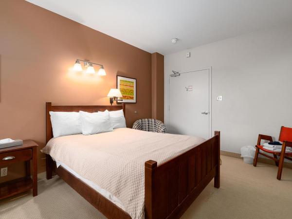 Guest House on the Mount : photo 2 de la chambre chambre lit queen-size avec salle de bains commune