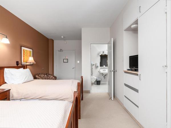 Guest House on the Mount : photo 3 de la chambre hébergement 2 lits simples avec cabinet de toilette 