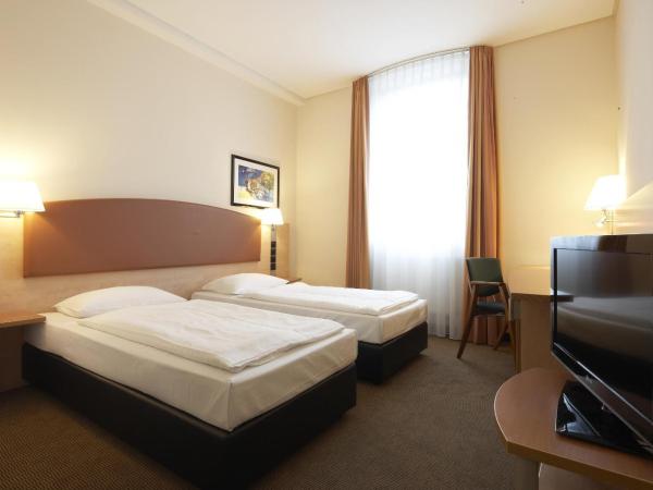 IntercityHotel Berlin Ostbahnhof : photo 3 de la chambre studio