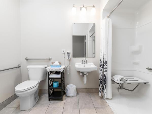 Guest House on the Mount : photo 5 de la chambre queen bed and single bed with full bath and kitchenette