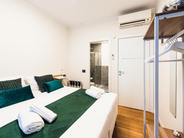 Gegix's Rooms Milano : photo 4 de la chambre chambre double ou lits jumeaux supérieure avec terrasse