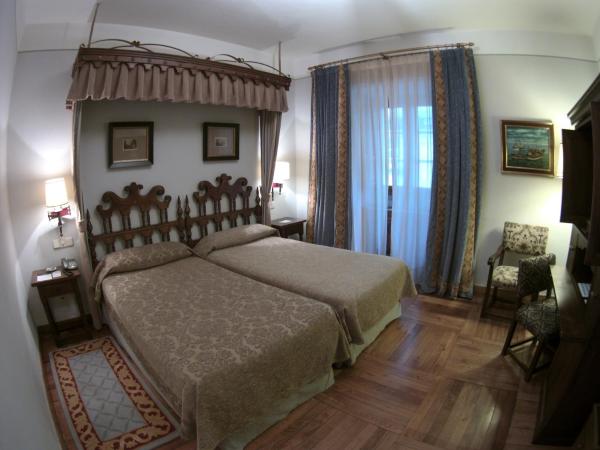Parador de Santiago - Hostal Reis Catolicos : photo 4 de la chambre chambre double standard