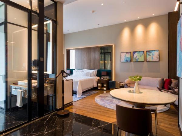 M Resort & Hotel Kuala Lumpur : photo 1 de la chambre suite exécutive lit king-size - vue sur ville