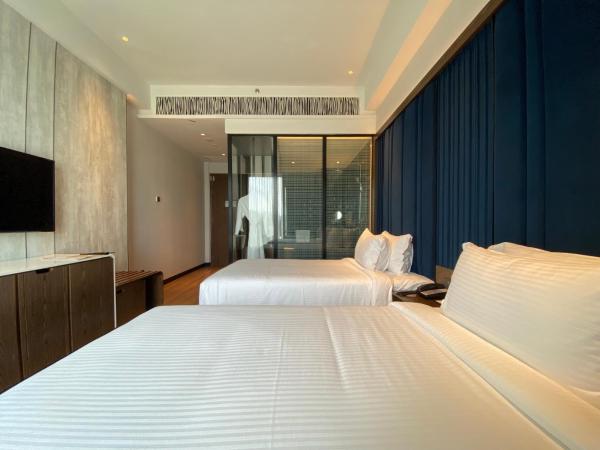 M Resort & Hotel Kuala Lumpur : photo 2 de la chambre hébergement supérieur avec lits jumeaux - vue sur ville
