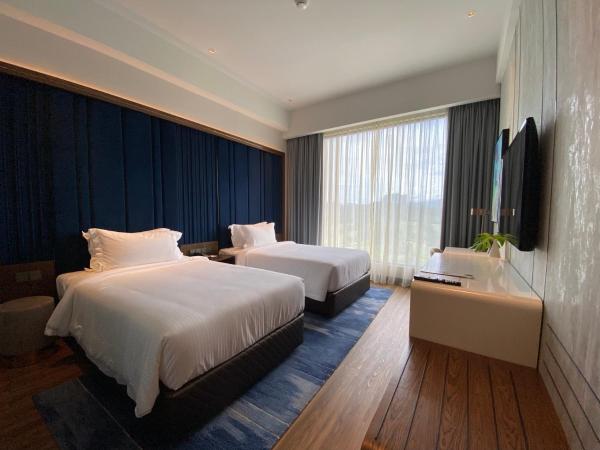 M Resort & Hotel Kuala Lumpur : photo 1 de la chambre hébergement supérieur avec lits jumeaux - vue sur ville