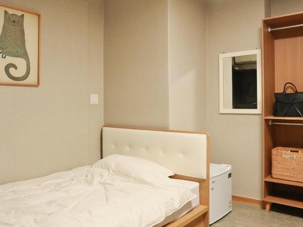 White Story : photo 6 de la chambre chambre double avec salle de bains privative