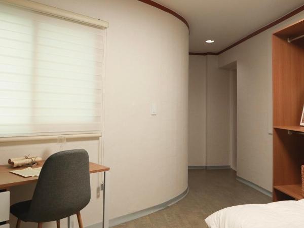 White Story : photo 4 de la chambre chambre double avec salle de bains privative