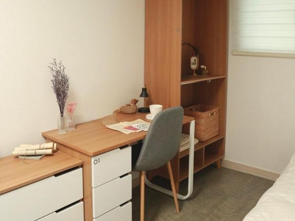 White Story : photo 10 de la chambre chambre simple avec toilettes et douche communes