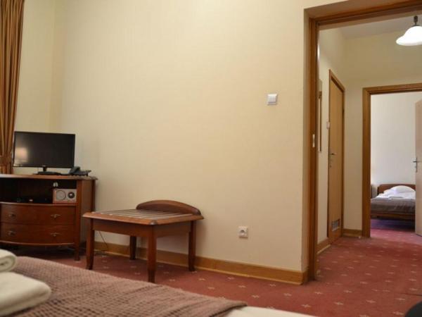 Hotel Łazienkowski : photo 9 de la chambre chambre triple