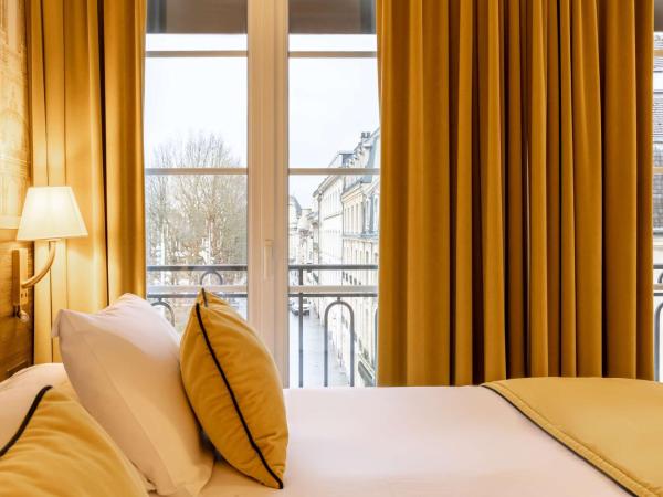 Best Western Royal Hotel Caen : photo 6 de la chambre chambre lit king-size deluxe avec vue
