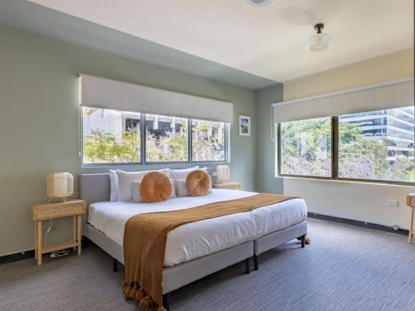 Roamer Brisbane - formerly Selina Brisbane : photo 3 de la chambre family room, private bathroom