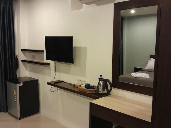 Rawai Sea Beach : photo 2 de la chambre chambre double avec balcon