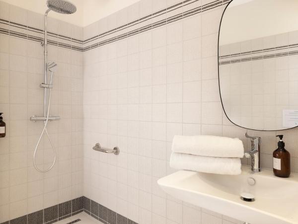 Hôtel Le Daum : photo 1 de la chambre chambre double - accessible aux personnes à mobilité réduite